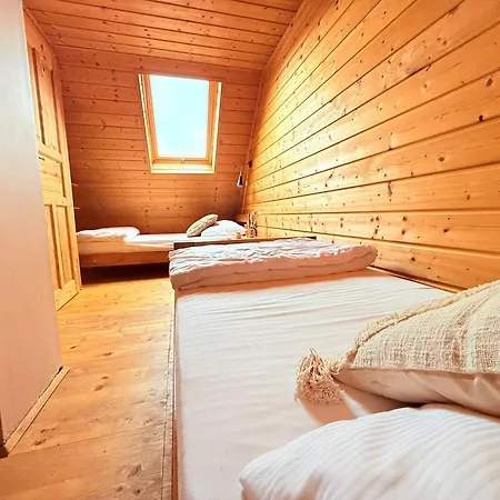 Rainer's Lodge *
