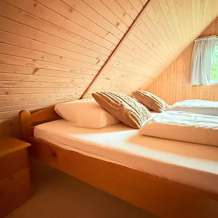Rainer's Lodge *
